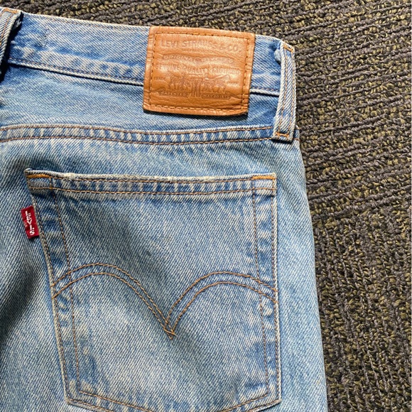 LAST CHANCE Levi’s Wedgie Straight Jean - Picture 5 of 5